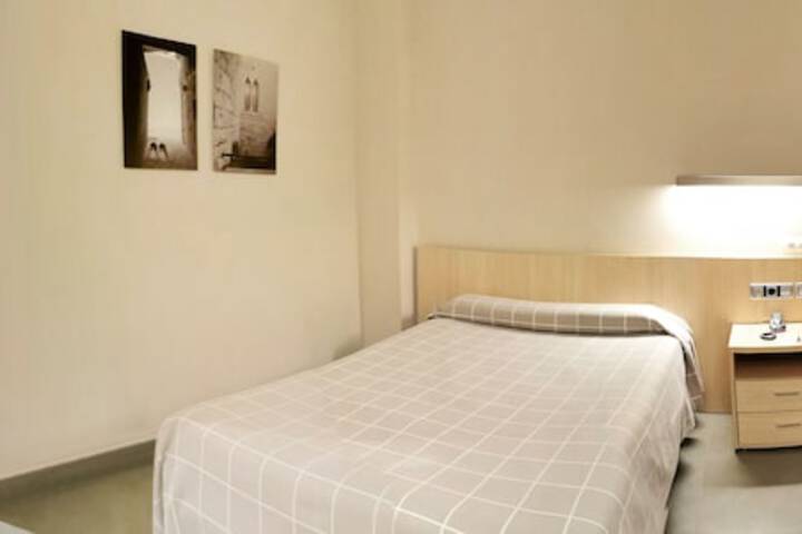 Room 9 of 33