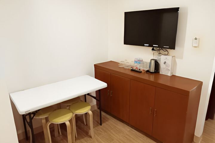 Room 35 of 48