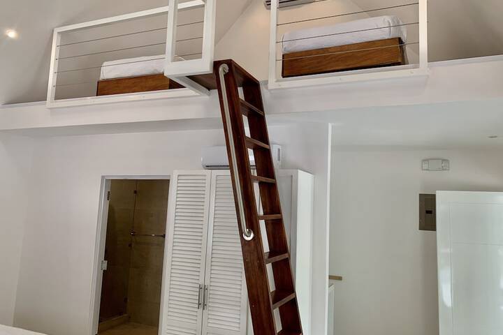 Room 4 of 30