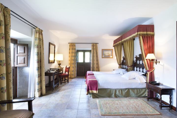Room 8 of 95