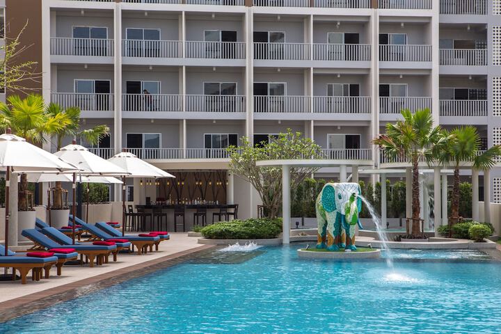 Pool 93 of 220