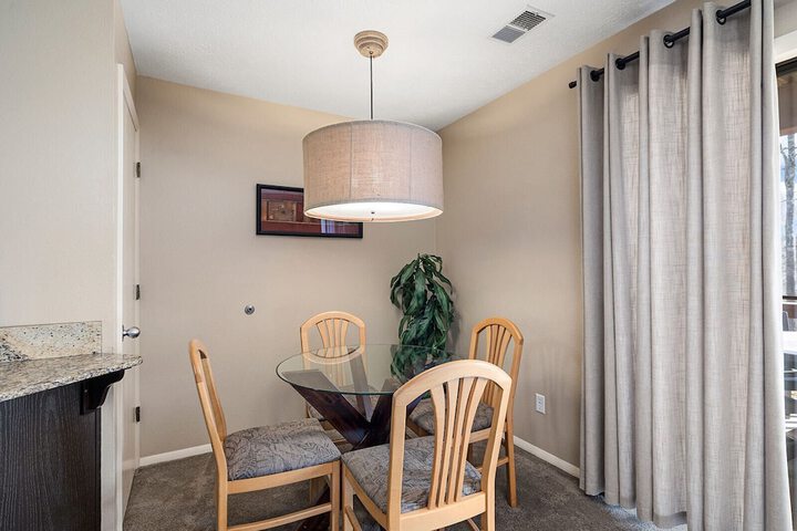 Room 15 of 220