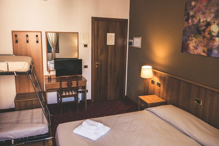 Room 14 of 50