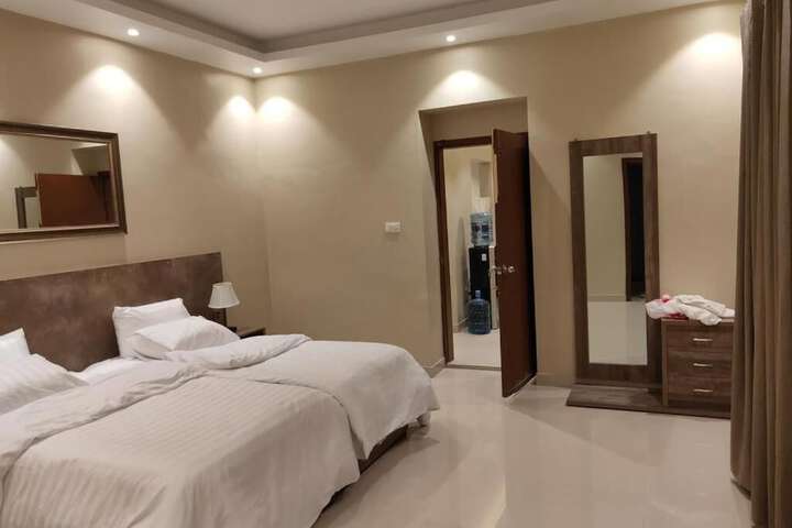 Room 11 of 27