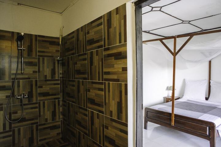 Room 8 of 27