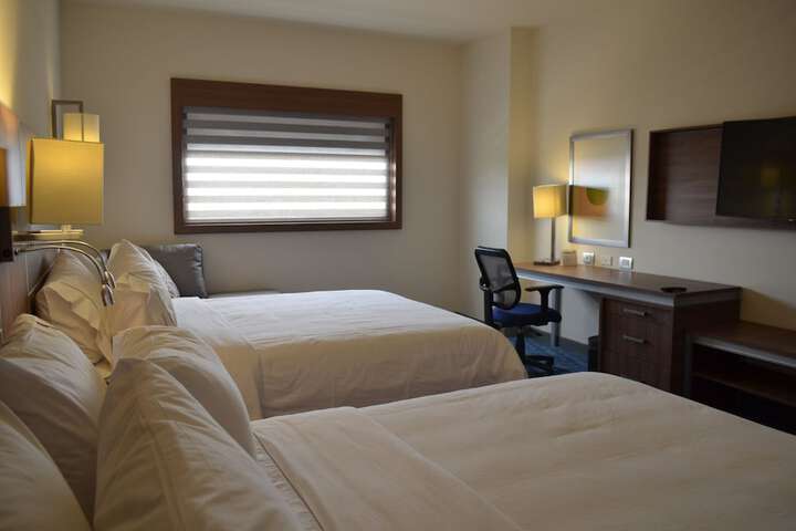 Room 3 of 87