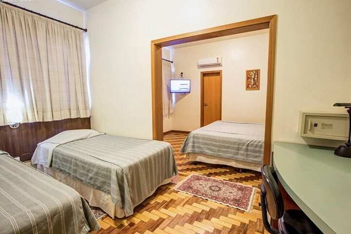 Room 5 of 30