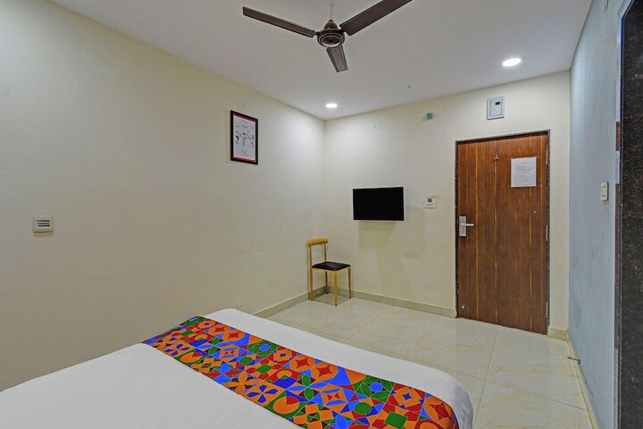 Room 17 of 27