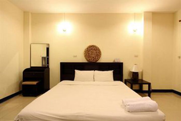Room 10 of 37
