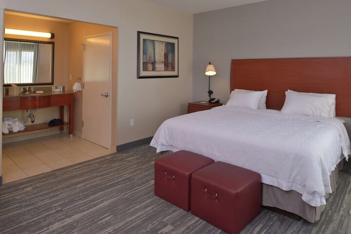 1 King Bed (9 of 13)