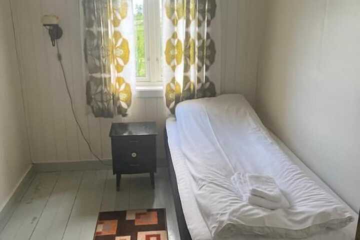 Room 10 of 35