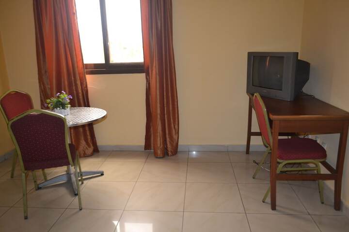 Room 9 of 18