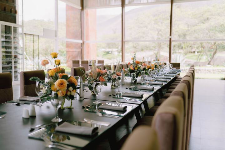 Dining 63 of 99