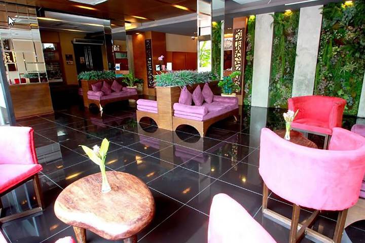Hotel Interior 6 of 33