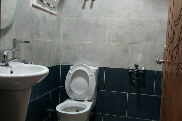 Room 15 of 25