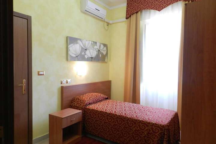 Room 39 of 61