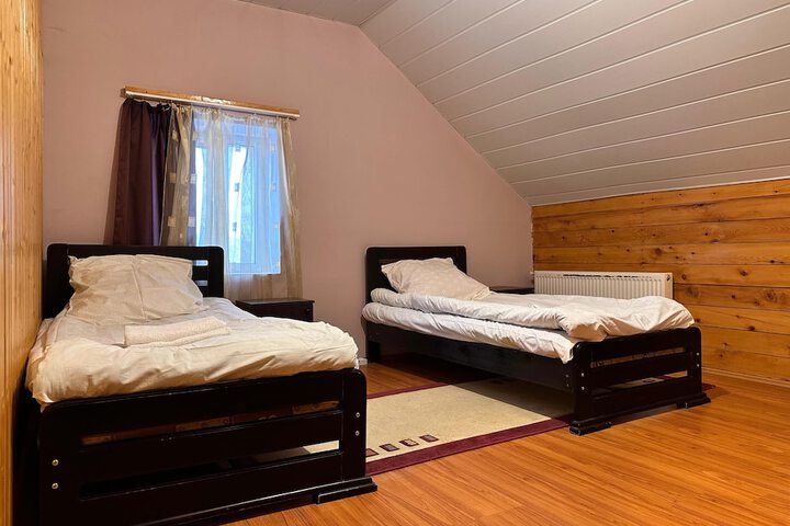 Room 7 of 32