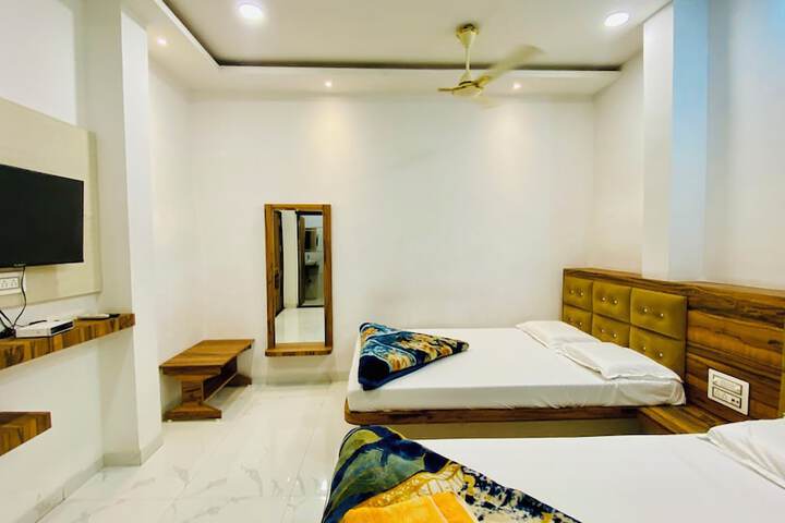 Room 18 of 30