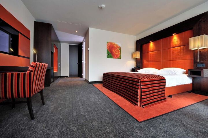 Room 17 of 59