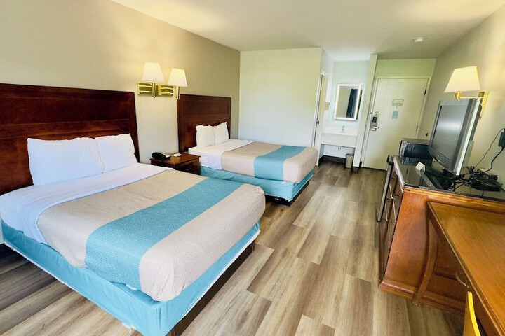 Room 35 of 112