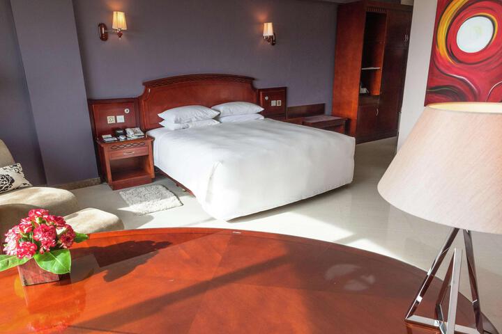 Room 8 of 64