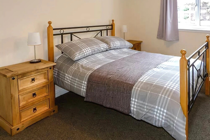 Room 4 of 12