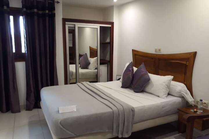 Room 15 of 76