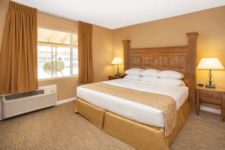 Room 11 of 20