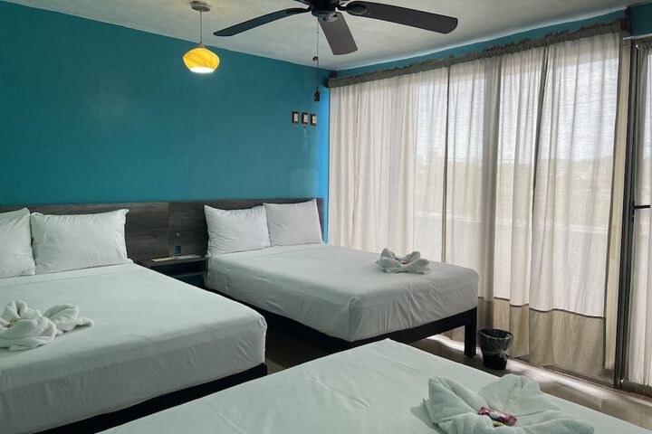 Room 9 of 33