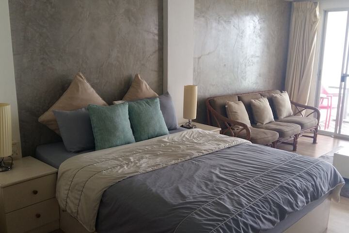 Room 2 of 12