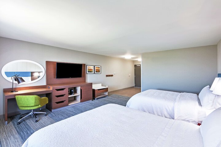 2 Queen Beds Hearing Accessible (6 of 9)