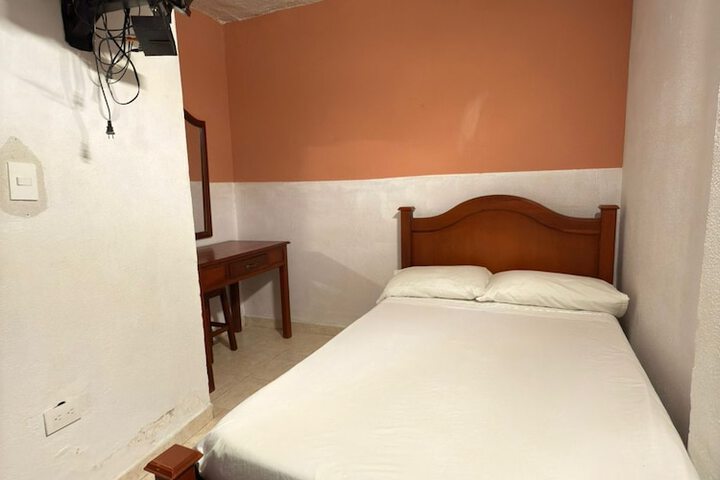 Room 8 of 14