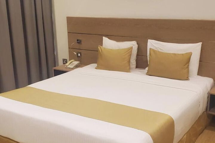 Room 6 of 74