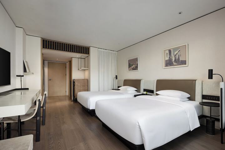 Room 7 of 45