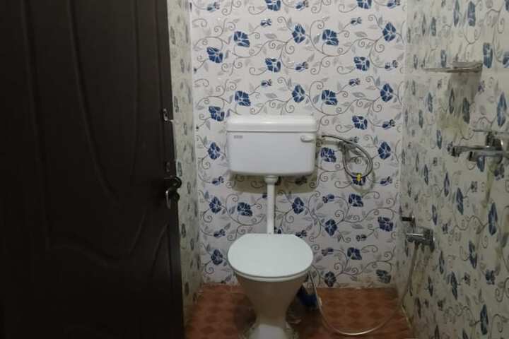 Room 12 of 14
