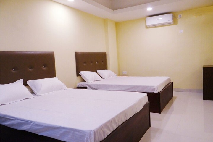 Room 8 of 19
