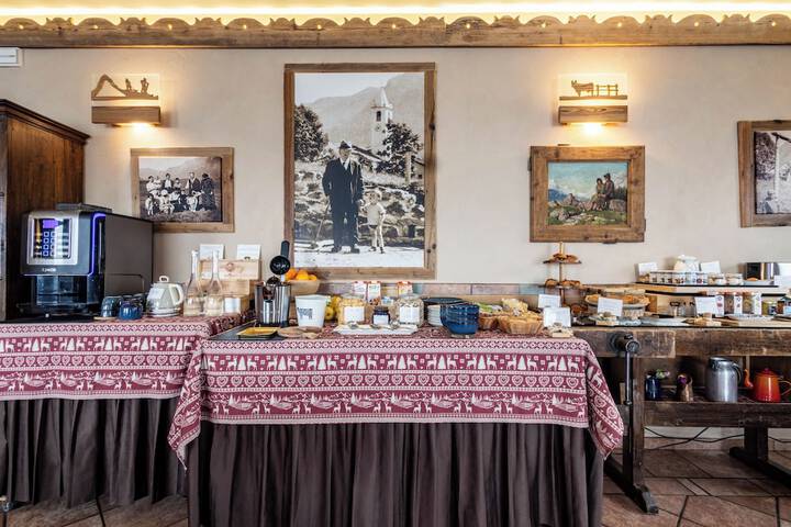 Breakfast/Coffee Service 54 of 68