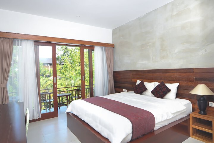 Room 27 of 73