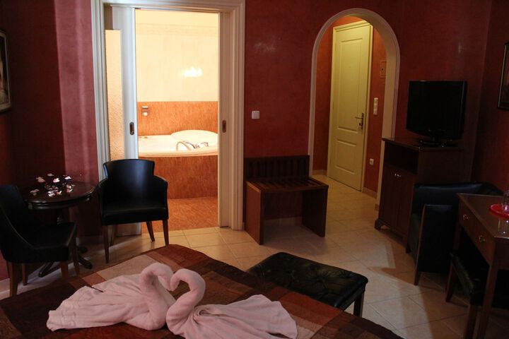 Room 76 of 141