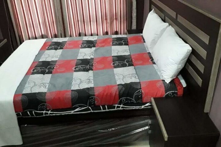 Room 4 of 48
