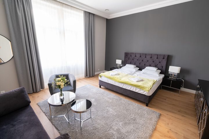 Room 15 of 48