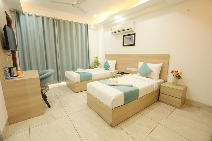 Room 10 of 22