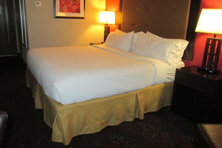 Room 28 of 81