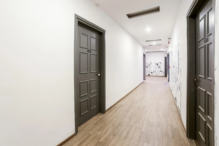 Room 9 of 10