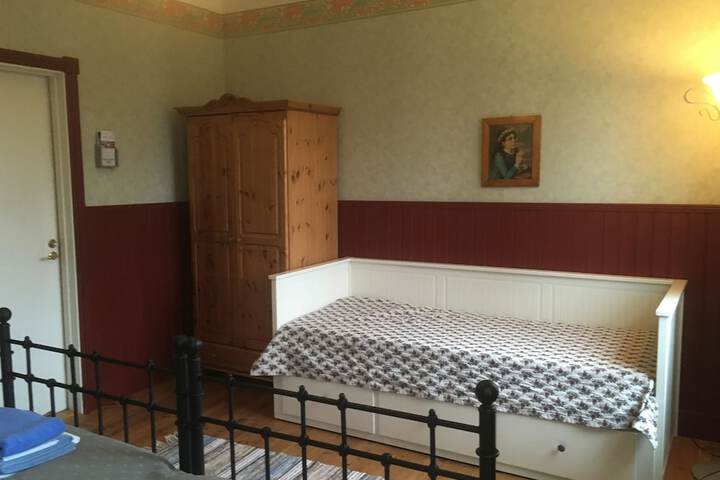 Room 13 of 71