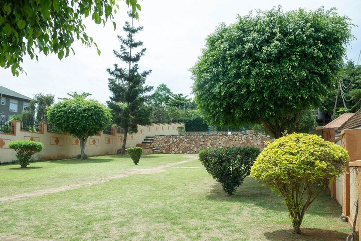 Property Grounds 28 of 34
