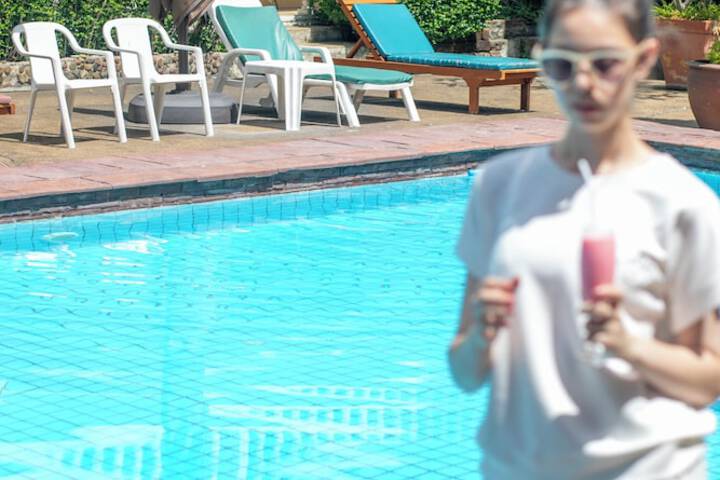 Pool 102 of 127