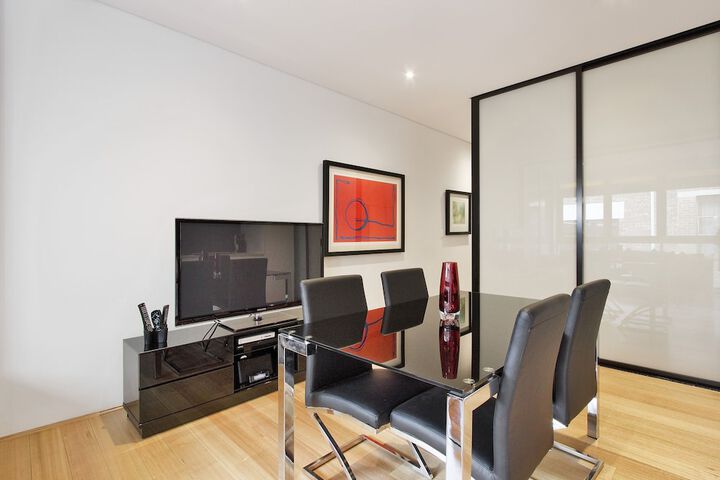 Room 6 of 13