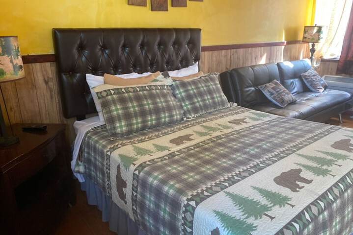 Room 34 of 227