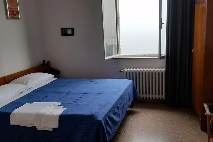 Room 2 of 13